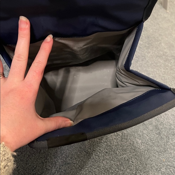 YETI Navy Blue Daytrip Lunch Bag - Picture 3 of 4